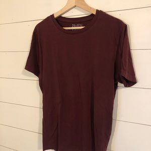 Maroon t-shirt - sz m